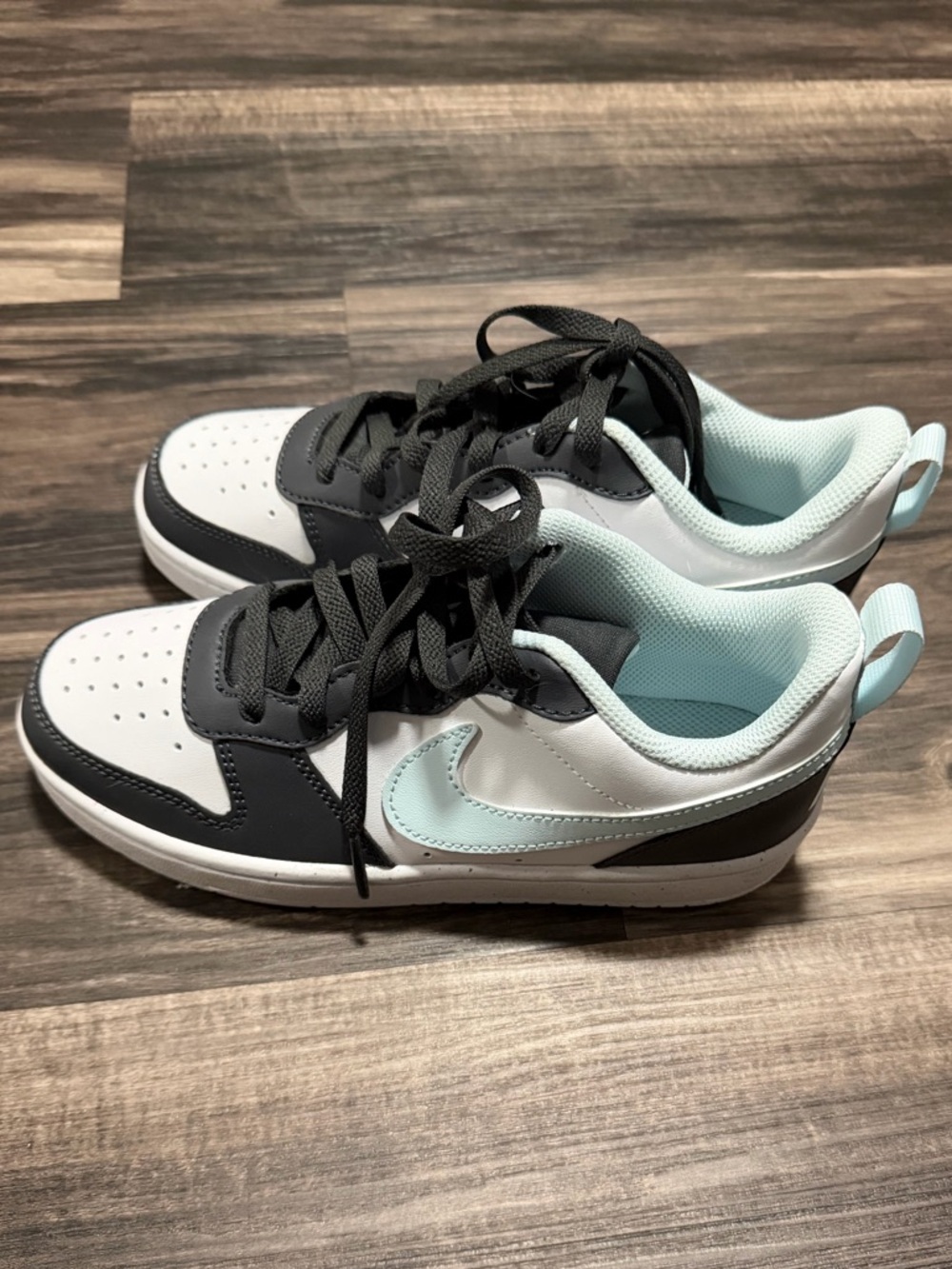 NWOT Nike Court Borough Low Recraft Youth Sneakers